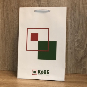 K&Ouml;BE pap&iacute;rt&aacute;sa